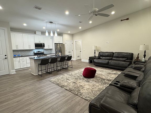 5th image of 708 W Saint Augustine St #712