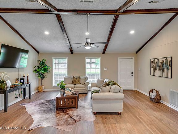 4th image of 3405 Forest Hill Rd