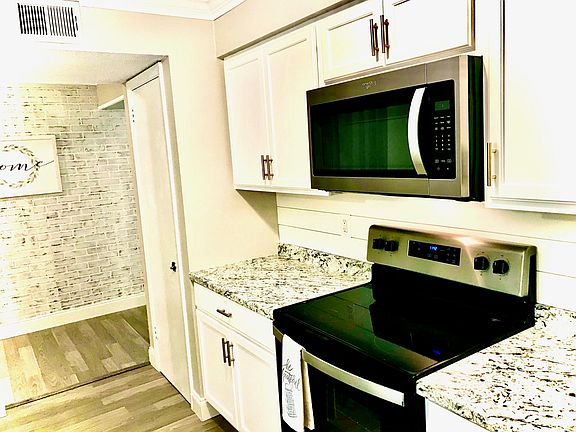5th image of 413 Canberra Dr #130A