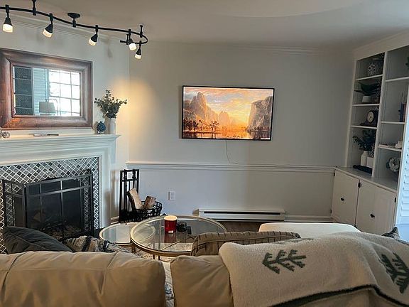 3rd image of 220 N Saint Asaph St Unit 12