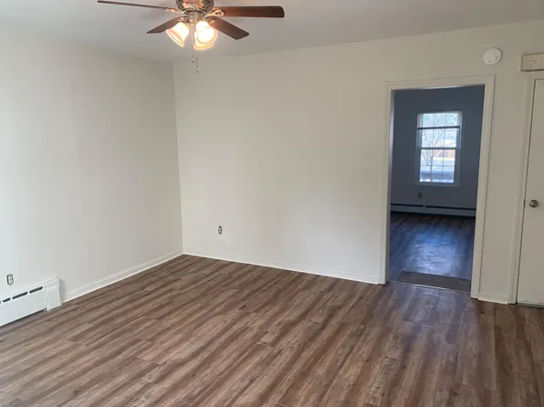 46 Tariff St, Enfield, CT 06082