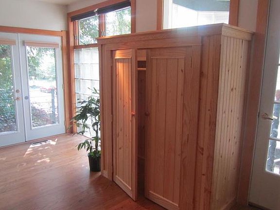 5th image of 501 Sherman Ave #2