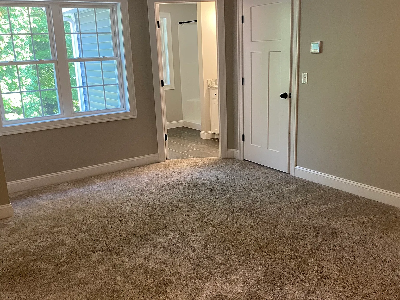 4 bed, 2500 sqft, $3,950 — Photo 4