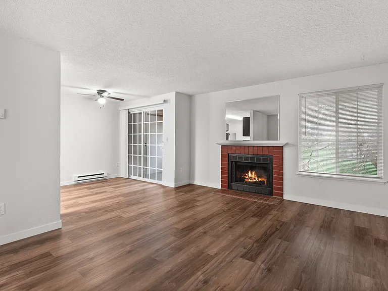1 Bed 1 Bath - 740 Sq Ft 1 Bed 1 Bath - 740 Sq Ft