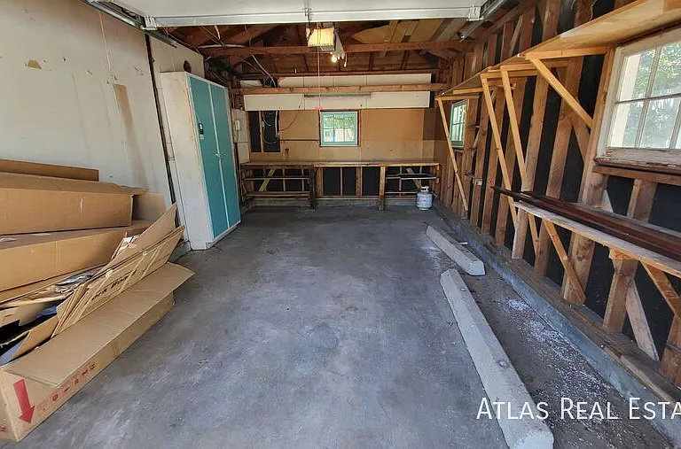 2703 S Hooker St — Photo 17