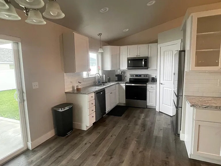 1399 Kenyon Rd — Photo 7