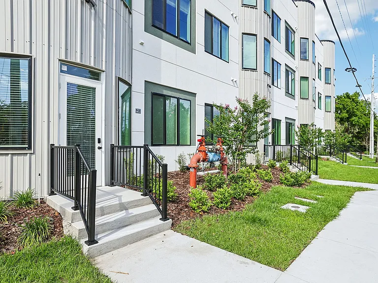 The Milk Stacks: Boutique Luxury Living in Downtown Orlando's Milk District — Photo 10