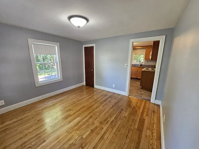 194 Bidwell St — Photo 6
