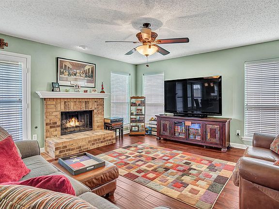 3rd image of 4117 Oxlea Dr