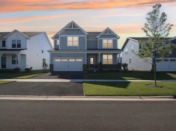 2412 Lucent Ln, Naperville, IL 60563