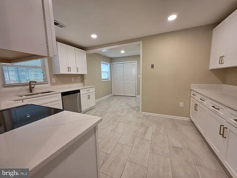 2090 Jason Ct — Photo 14