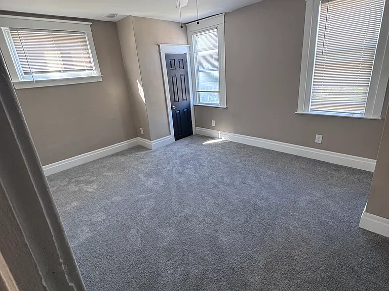 6965 Ogontz Ave — Photo 11