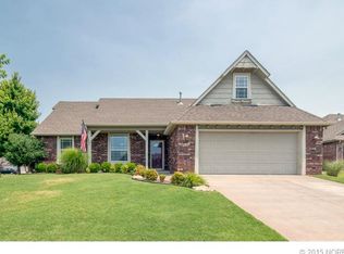 9801 E 108th Ct N, Owasso, OK 74055