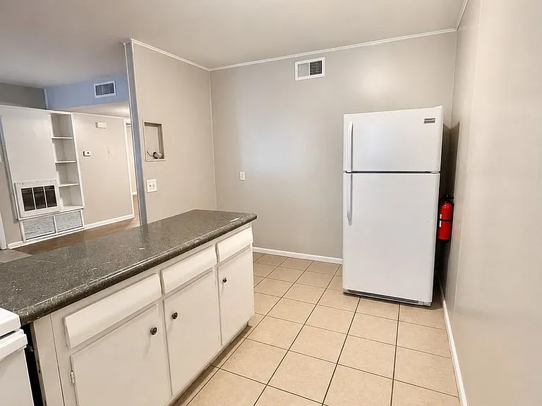 3304 Red River St — Photo 32