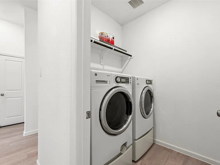29338 Sweet Orange Ct — Photo 12