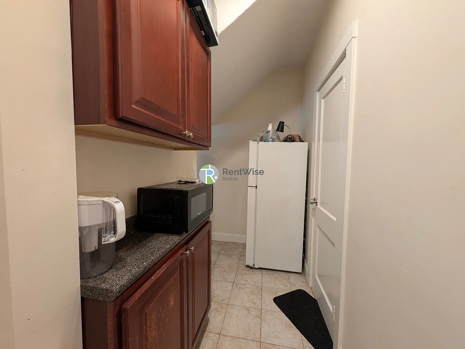 Studio, 350 sqft, $1,950 — Photo 2