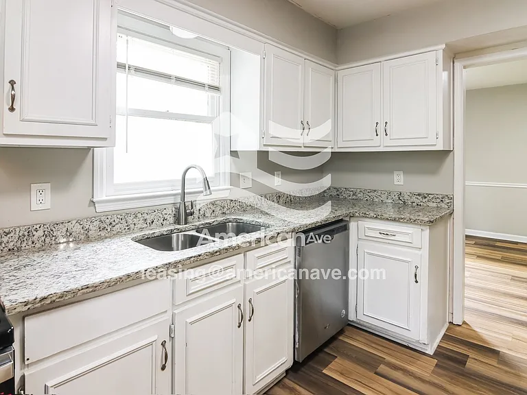 1179100_005_kitchen_6.jpg