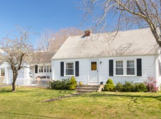 16 Sunset Ave, Warwick, RI 02889