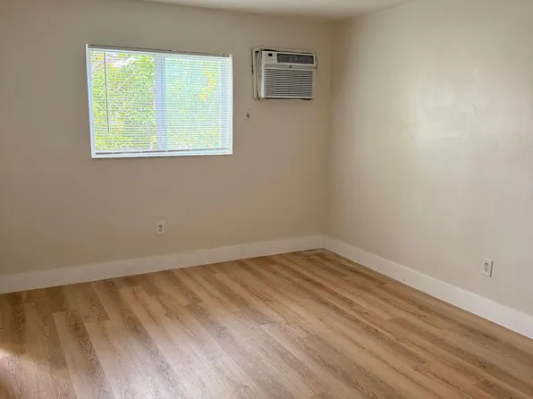 1760 SW 7th St, Miami, FL