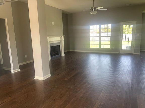 3rd image of 503 Jake Dr