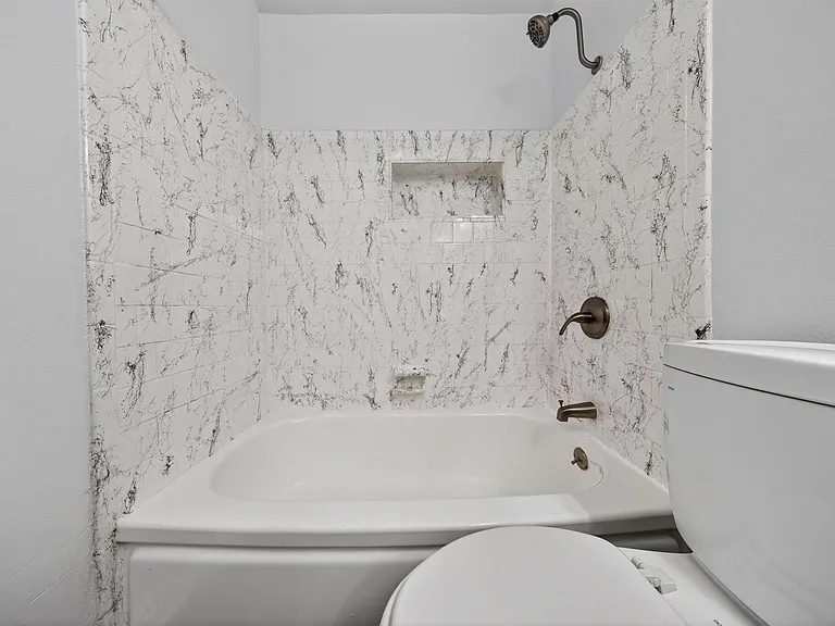 10736 Magnolia Blvd — Photo 24