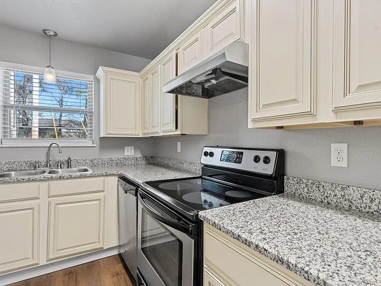 3727 E Mission Blvd — Photo 8