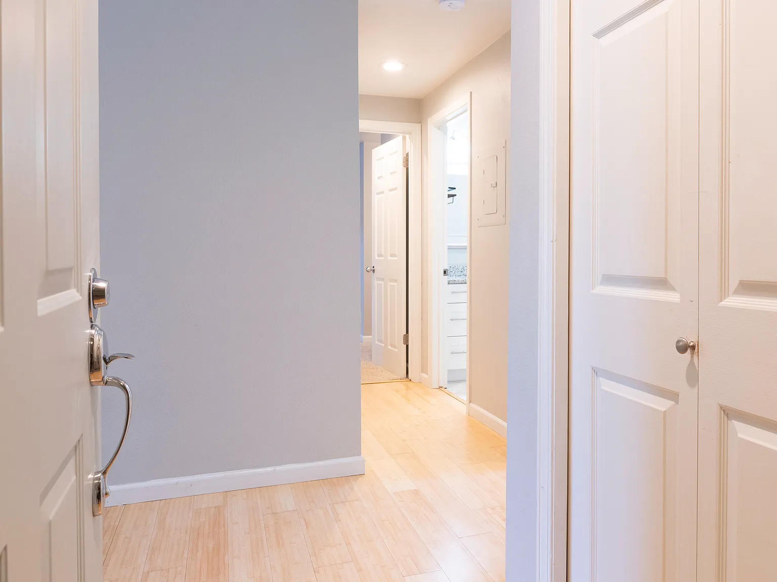 12023 SE 60th St Unit F Bellevue, WA 98006 (Warranty) SPC - 1 — Photo 4