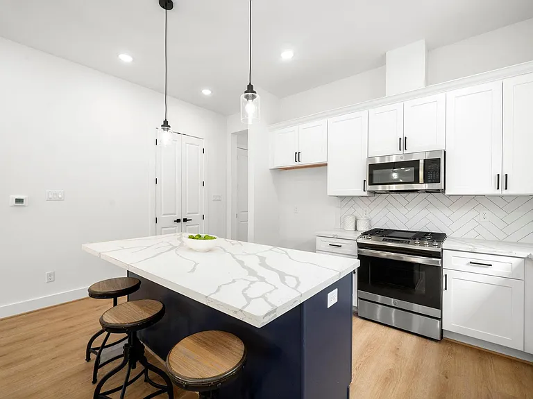 5516 Hardy St — Photo 11