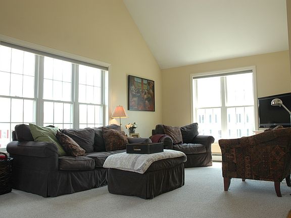 Dramatic, spacious FR