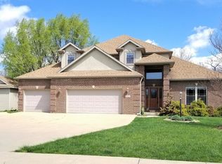 1310 Woodberry Dr, Mahomet, IL