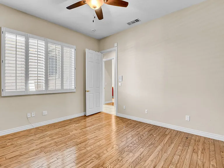 9101 Crystal Lake Ct — Photo 49