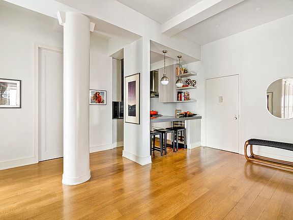 4th image of 111 Barrow St APT 5C