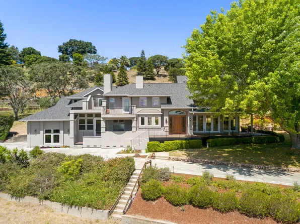 125 Orchard Heights Ln, Watsonville, CA 95076