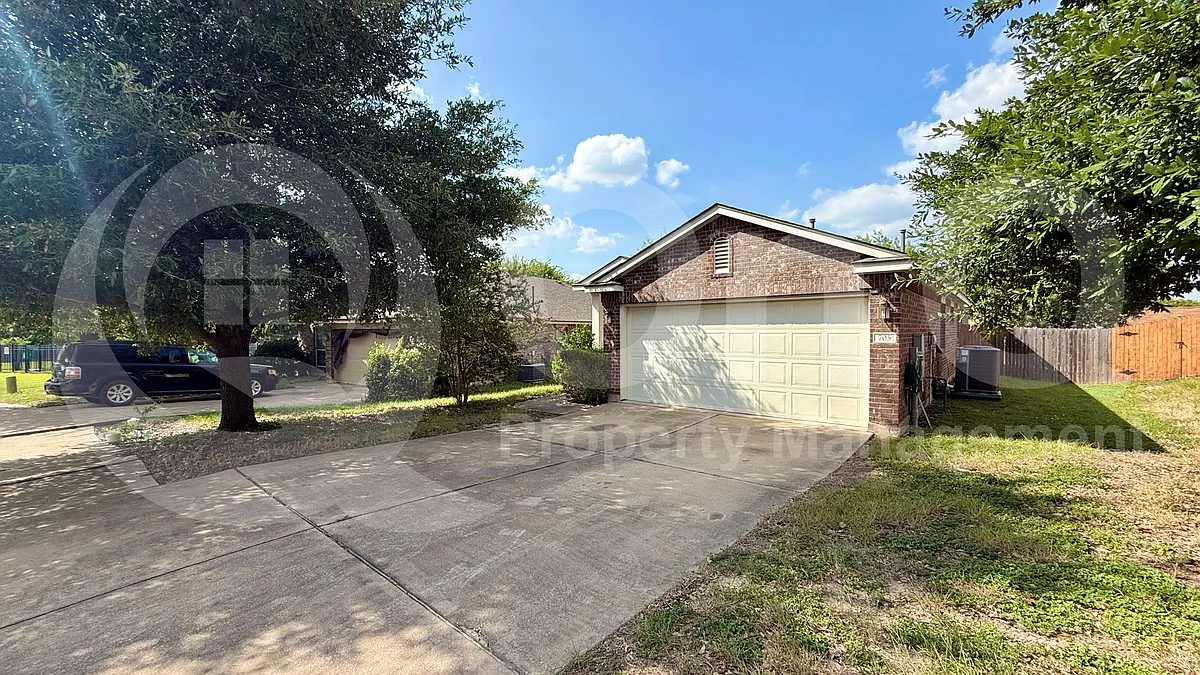 3 bed, 2.0 bath, 1346 sqft, $1,749 — Photo 3