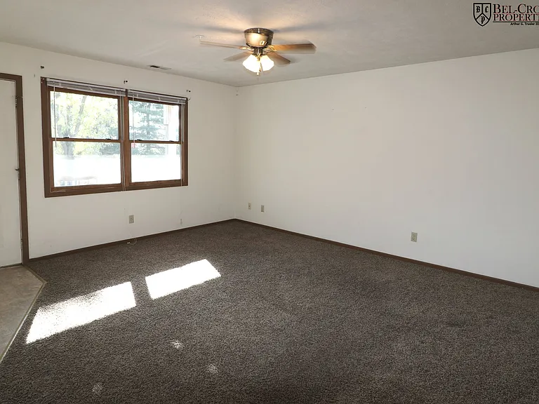 2858 University Ave — Photo 2