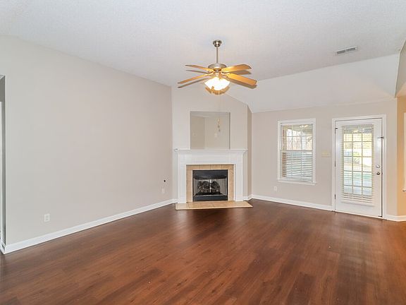 4th image of 10790 Wellington Dr