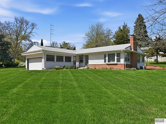 2nd image of 7802 Pierce Cir