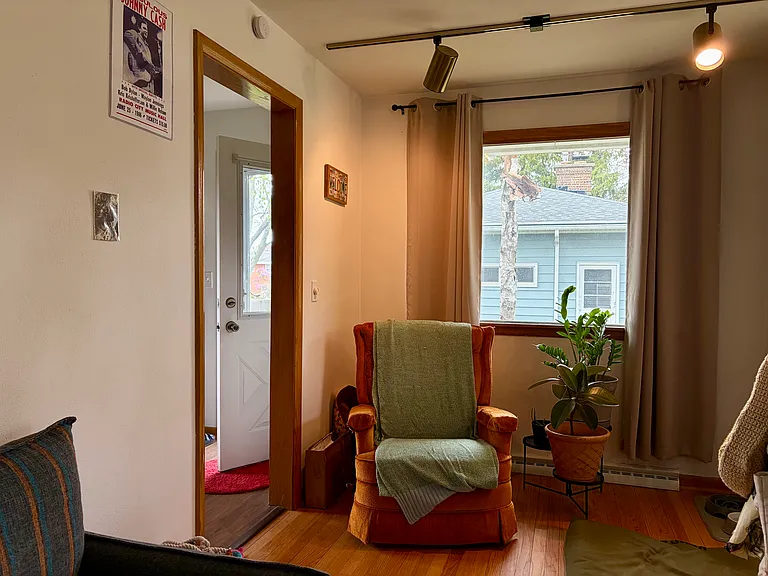 302 N Meadow Ln — Photo 8
