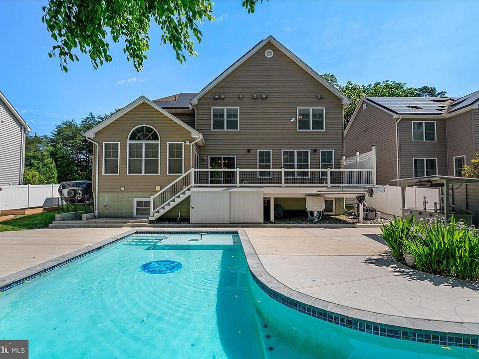 1st image of 209 Olivia Ln