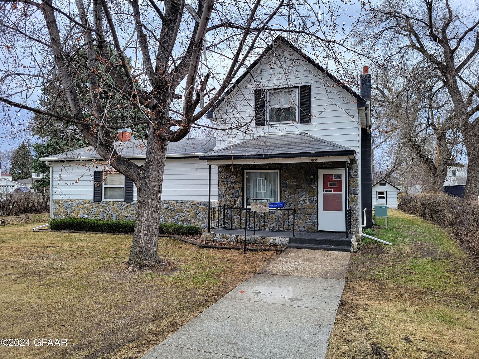 305 Garrison Ave, Larimore, ND 58251 MLS 24636 Zillow
