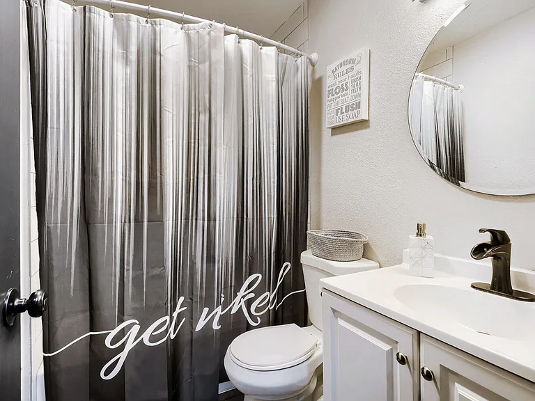 2101 Wedgewood Ct — Photo 6