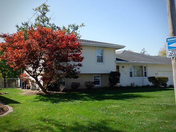 2nd image of 2710 W Huntington Dr