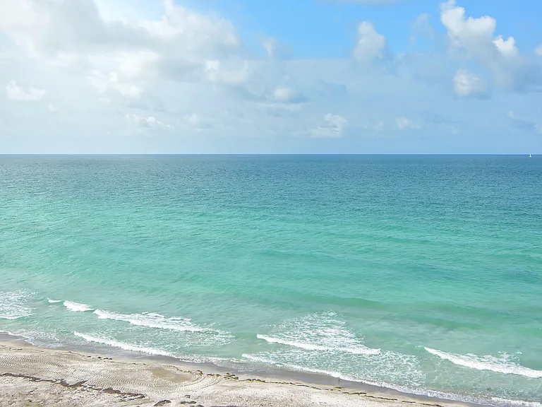 2295 Gulf Of Mexico Dr #72S — Photo 2
