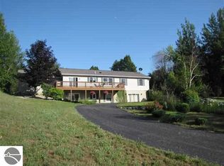 5505 Indian Trl, Frankfort, MI 49635