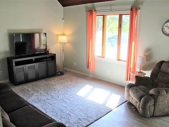 4th image of 314 Juniper Dr