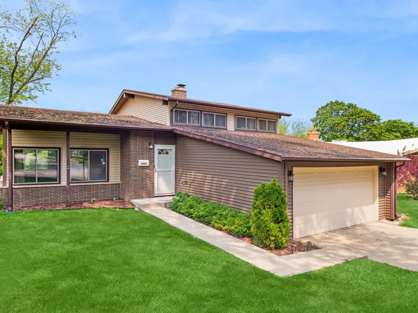 3408 Brookmeade Dr, Rolling Meadows, IL 60008