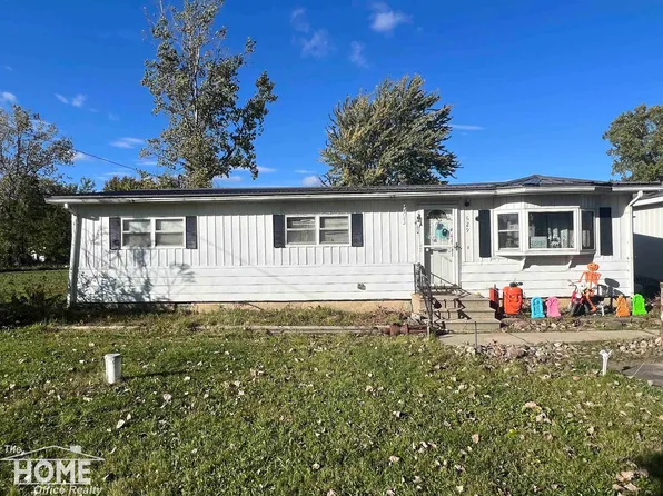 629 E McNeil St, Corunna, MI 48817