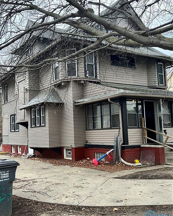 2nd image of 1135 W Woodruff Ave