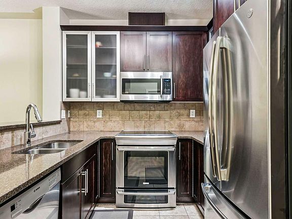 5th image of 35 Inglewood Park SE #513