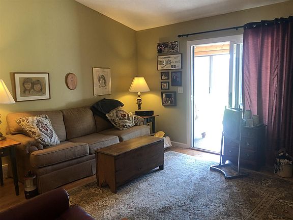 5th image of 51 Walker Ln